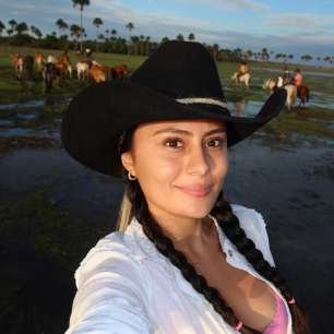 Laura Escobar